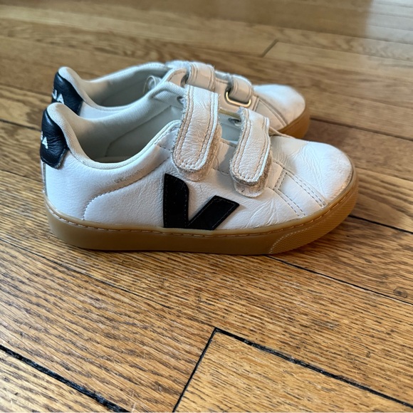 Veja Kids White and Black Sneakers - Size 12.5 - Picture 2 of 6